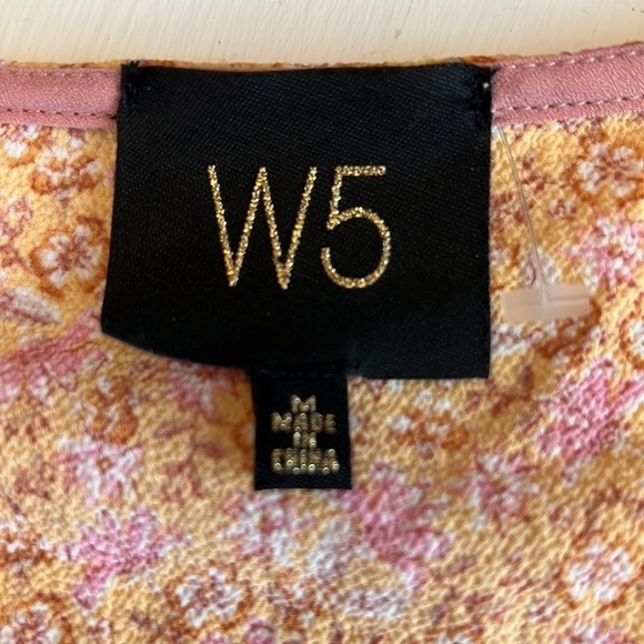 W5 Gold Floral Short Sleeve Babydoll Top with puff Sleeve Size M NWOT - Picture 5 of 9